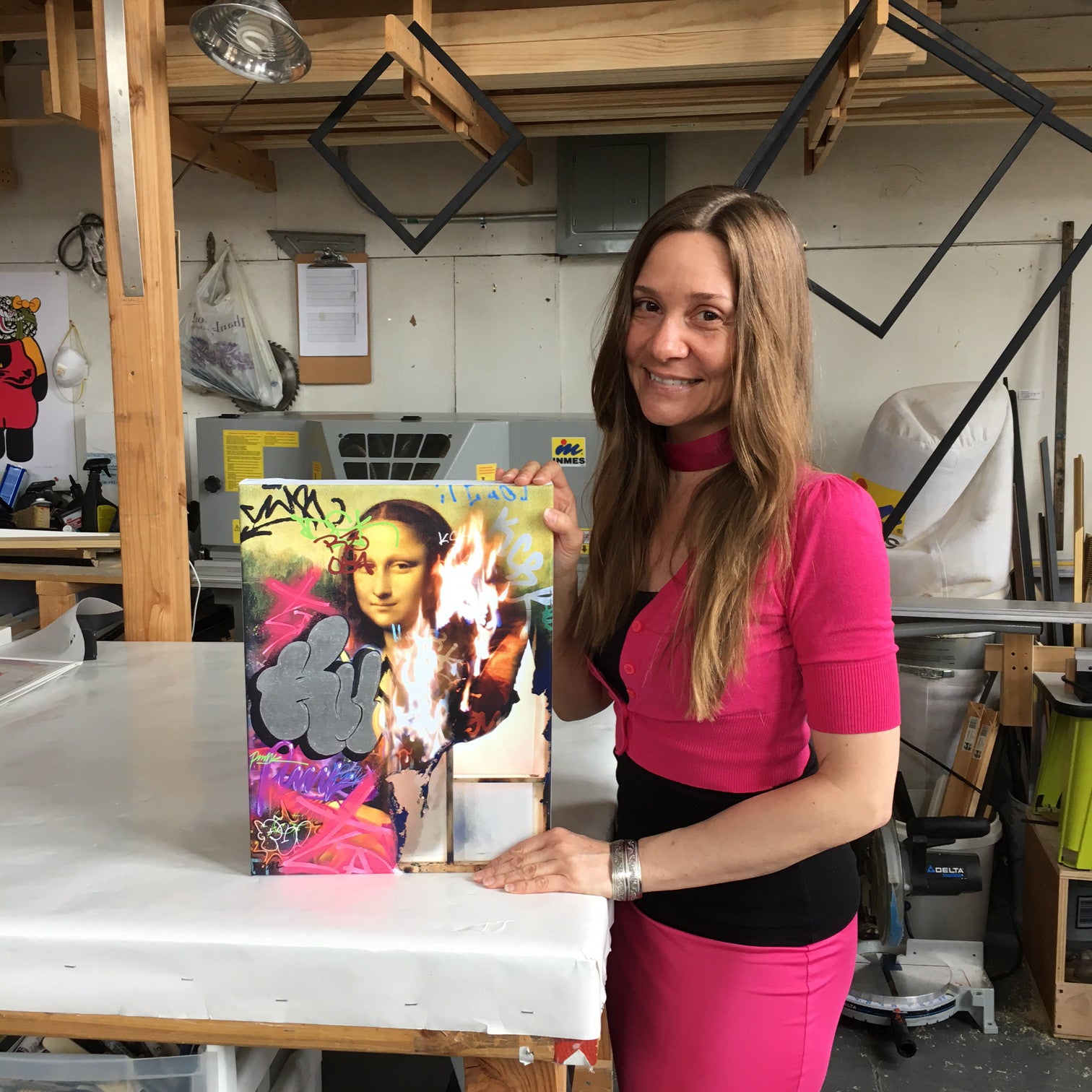 U uning mushukini yalaydi Kauchuk ayol bilan porno jinsiy aloqa